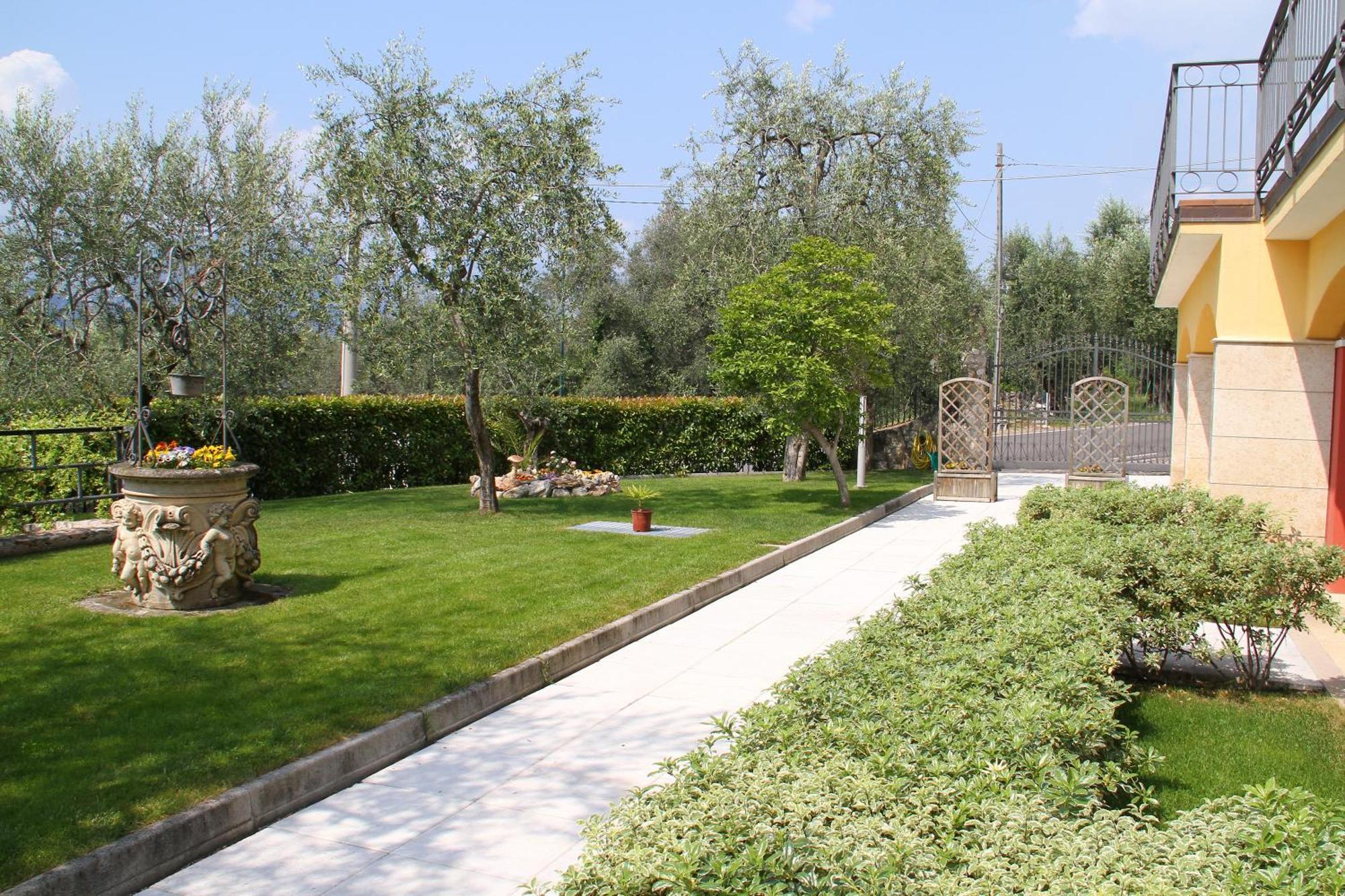 Villa Due Leoni - Residence Brenzone sul Garda Dış mekan fotoğraf